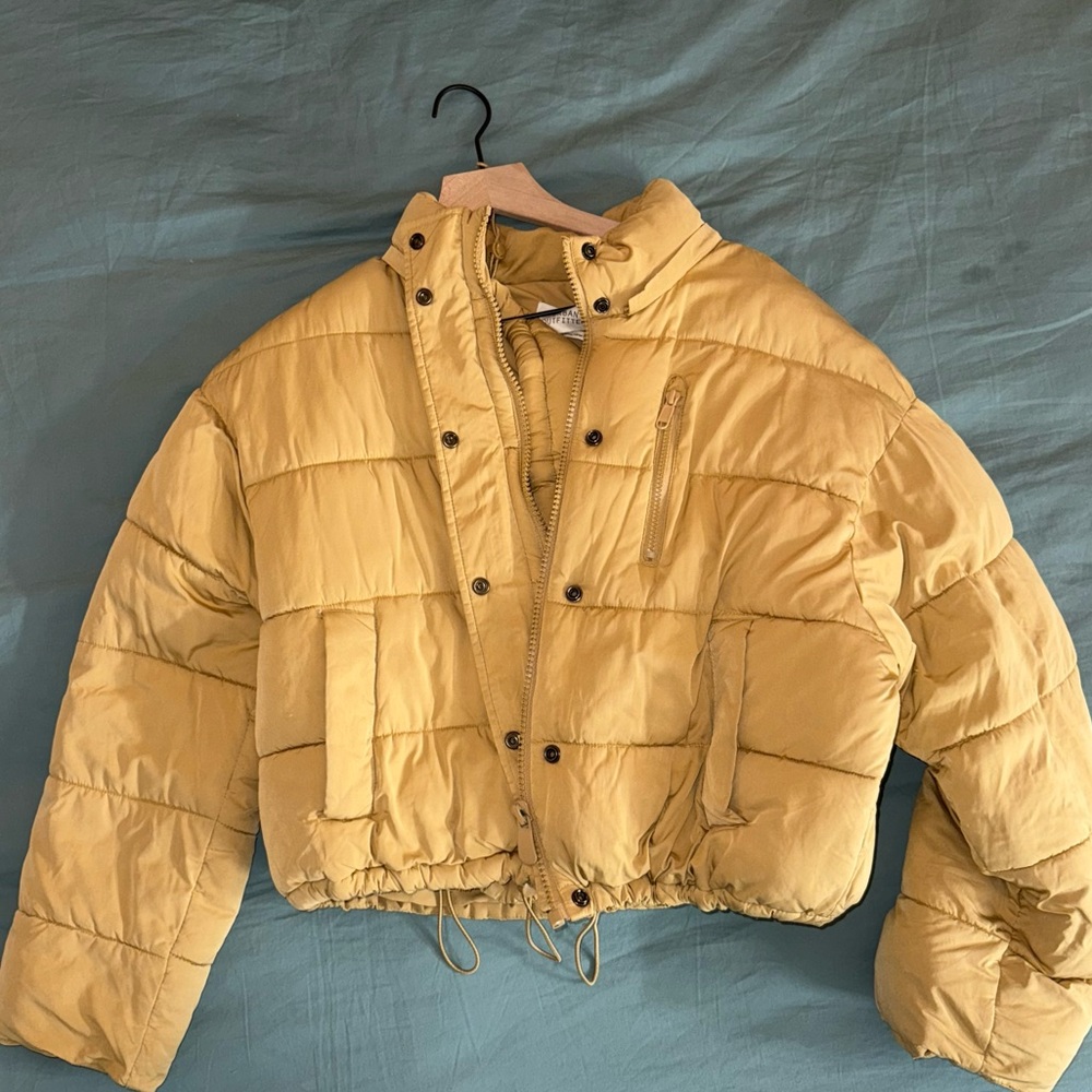 UO Urban Outfitters Cropped Puffer